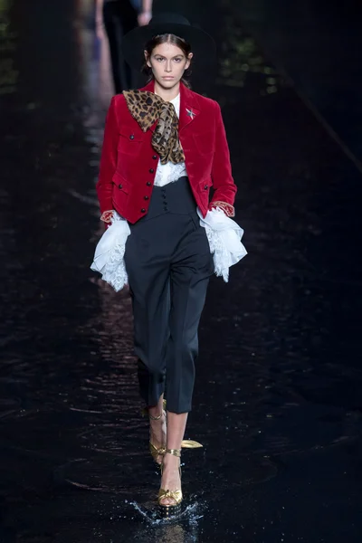 Look 14